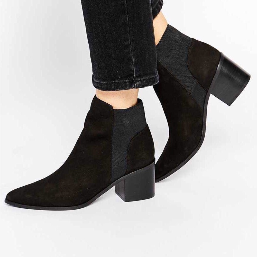 Aldo “Eteweil” black suede ankle boot